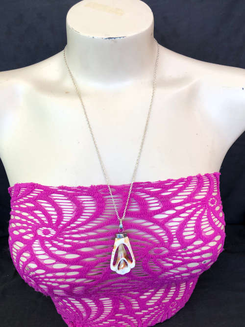STUNNING 850 ARGENTINIAN SILVER CHAIN WITH A CONICAL THROUGH SECTION PENDANT - 9.40g TOTAL WEIGHT