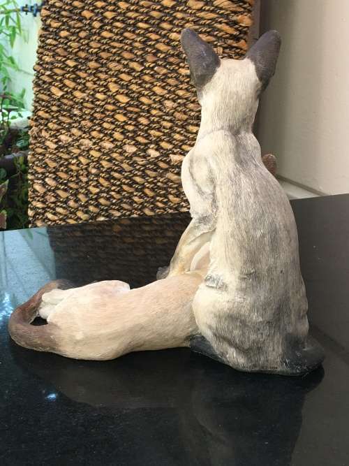 Country Artists Collectable Cat Figurines Siamese Pair Signed and Dated 2004 No: 03527