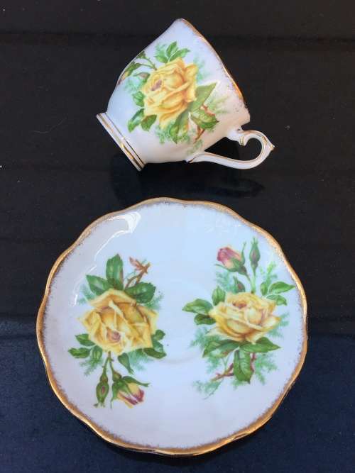 Rare Discontinued Royal Albert Tea Rose Petite Cup and Saucer RGD 839056. Mint