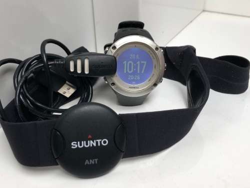 SUUNTO AMBIT BLACK FITNESS WATCH WITH CHARGER AND HEART MONITOR - FULL WORKING ORDER