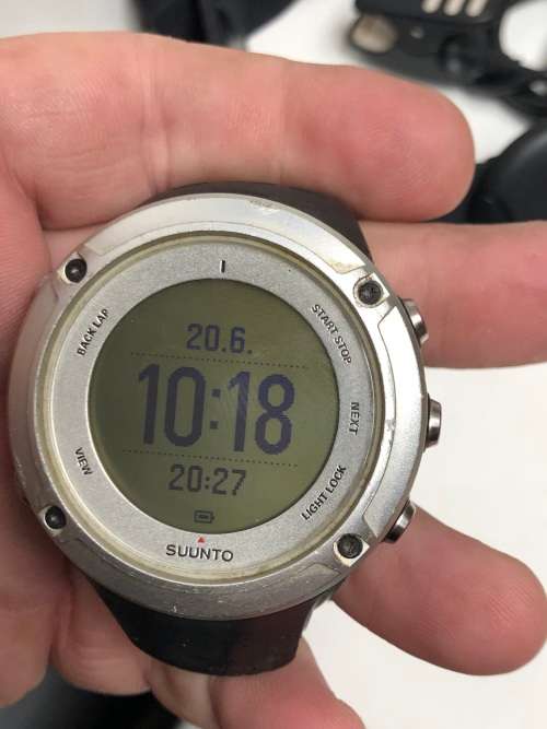 SUUNTO AMBIT BLACK FITNESS WATCH WITH CHARGER AND HEART MONITOR - FULL WORKING ORDER
