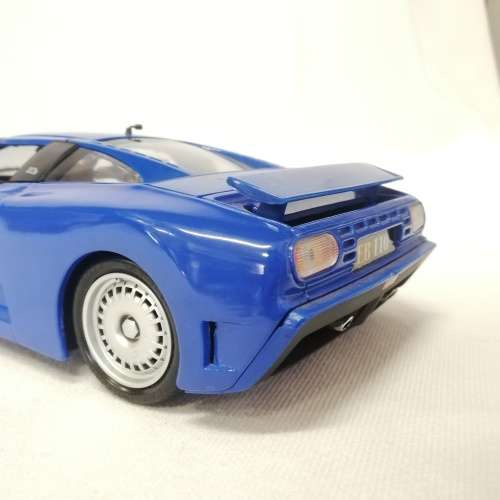 Maisto 1992 Bugatti 11GB model car - scale 1/18