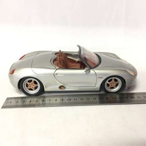 Maisto Porsche Boxster model car - scale 1/18