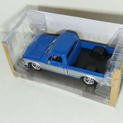 Jada 1972 Chevy Cheyenne pickup model car - Big Time Customs - Scale 1/24 - In box