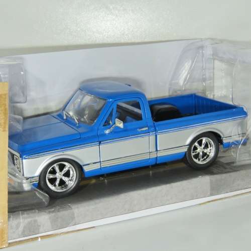 Jada 1972 Chevy Cheyenne pickup model car - Big Time Customs - Scale 1/24 - In box