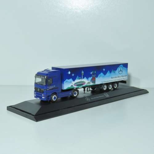 Herpa Mercedes-Benz Actors 1857 Munchen model truck in case - Scale 1/87