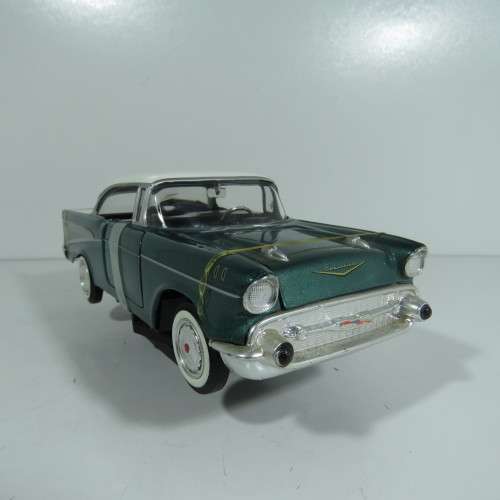 MotorMax 1957 Chevy bel air model car with box  scale 1/24