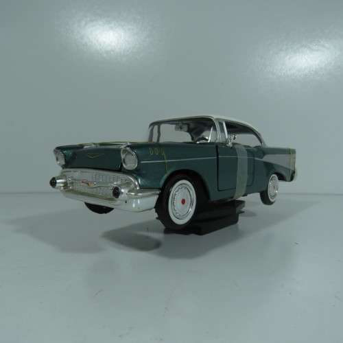MotorMax 1957 Chevy bel air model car with box  scale 1/24