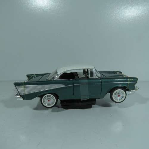 MotorMax 1957 Chevy bel air model car with box  scale 1/24