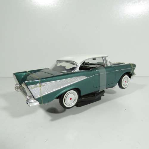 MotorMax 1957 Chevy bel air model car with box  scale 1/24