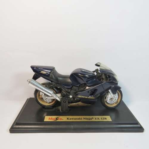 Maisto Kawasaki Ninja ZX-12 R model motorcycle - Scale 1/18