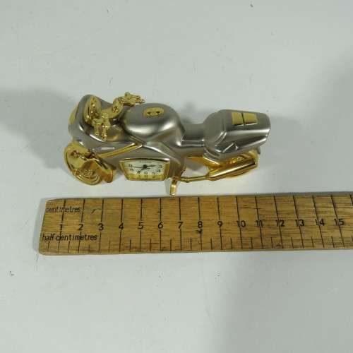 Platinum quartz motorcycle shaped metal desk clock - Needs batteries