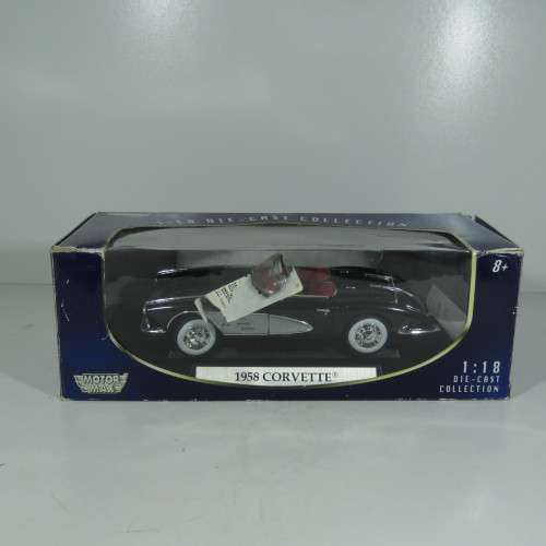 Motor Max 1958 Chevrolet corvette model car with box - Scale 1/18
