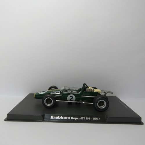 1967 Brabham Repco BT24 Formula 1 model car #2 Denny Hulme - Atlas Editions