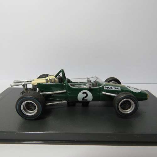 1967 Brabham Repco BT24 Formula 1 model car #2 Denny Hulme - Atlas Editions
