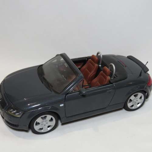 Maisto Audi TT Roadster model car - Scale