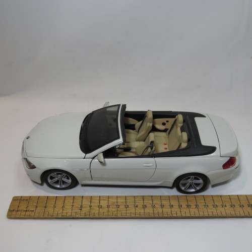 Maisto BMW M6 Cabriolet model car - Scale 1/18