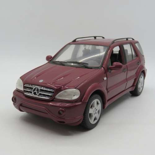 Maisto Mercedes-Benz ML55 AMG model car - scale 1/18