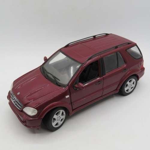 Maisto Mercedes-Benz ML55 AMG model car - scale 1/18