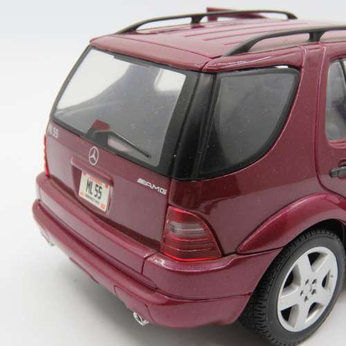 Maisto Mercedes-Benz ML55 AMG model car - scale 1/18