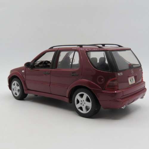 Maisto Mercedes-Benz ML55 AMG model car - scale 1/18