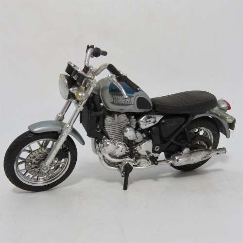 Maisto Triumph 900 Thunderbird model motorcycle - Scale 1/18