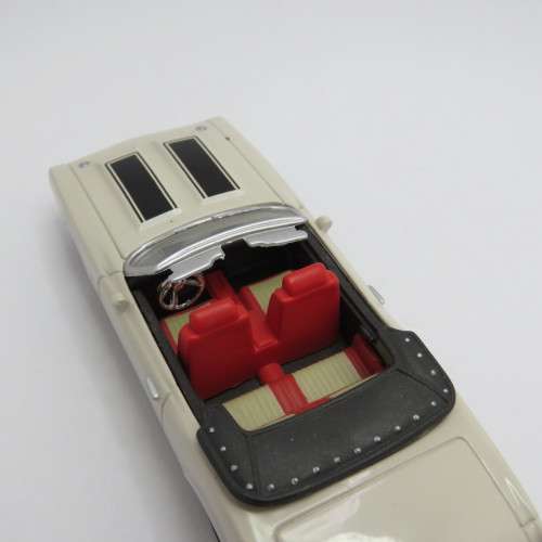 NewRay 1970 Oldsmobile 442 convertible model car - Scale 1/43