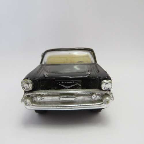 Zee Toys 1957 Chevy Convertible toy car - Scale 1/48