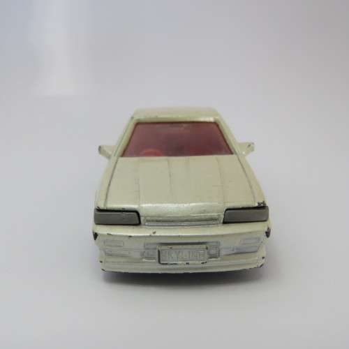 Tomy Tomica No.20 Nissan Skyline toy car - Scale 1/62 - Opening doors