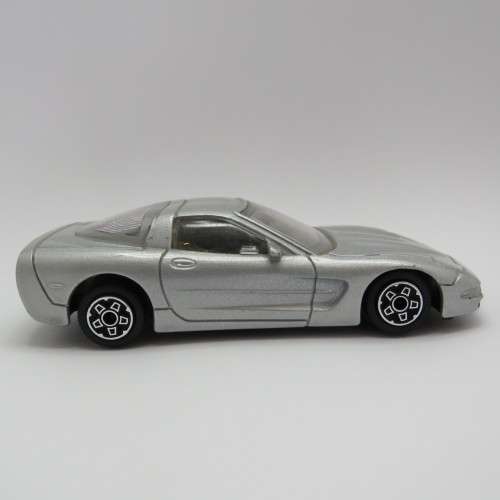 Bburago Chevrolet Corvette model car - Scale