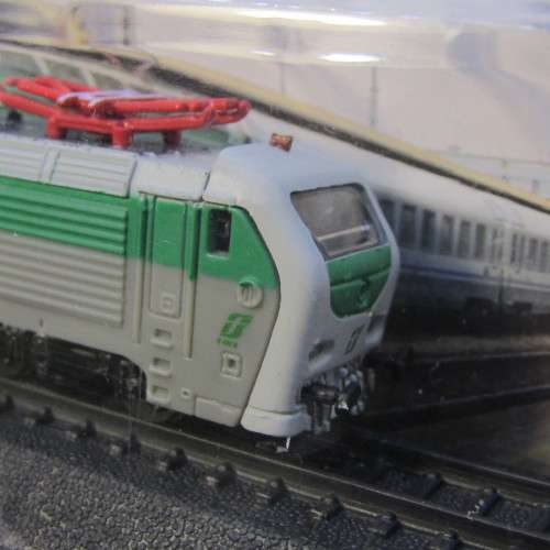 Amercom Italy E402B model train