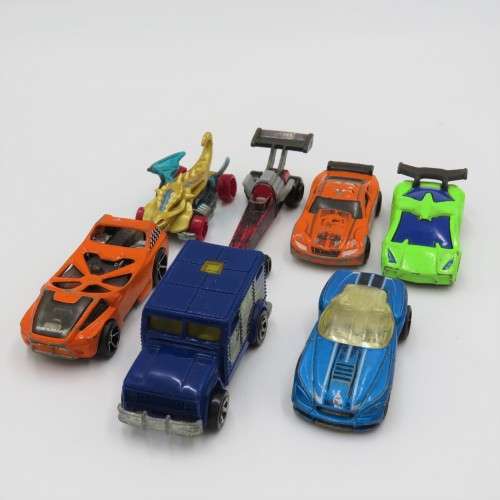 Lot of 7 Hot Wheels toy cars - Well used