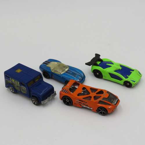 Lot of 7 Hot Wheels toy cars - Well used