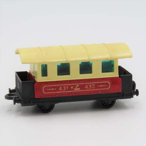 Matchbox Superfast #44 Passenger coach toy train car