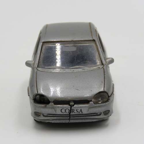 Gama #1005 Opel Corsa model car with accident damage
