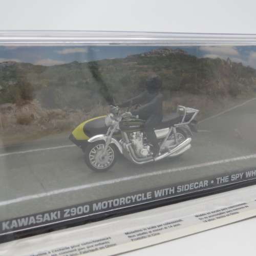 James Bond 007 Kawasaki Z900 motorcycle with sidecar model - The spy who loved me