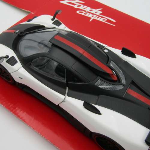 Mondo Motors Pagani Zonda Cinque roadster model car - scale 1/18 in box