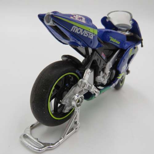 Maisto 2005 Honda RC211V Movistar MotoGP model motorcycle - #33 Marco Melandri - Scale 1/18