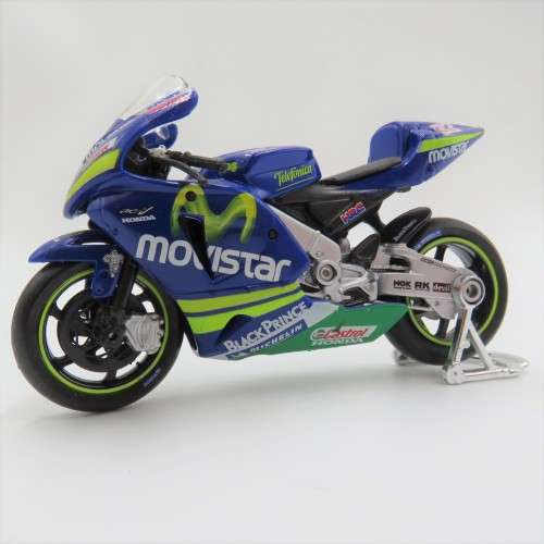 Maisto 2005 Honda RC211V Movistar MotoGP model motorcycle - #33 Marco Melandri - Scale 1/18