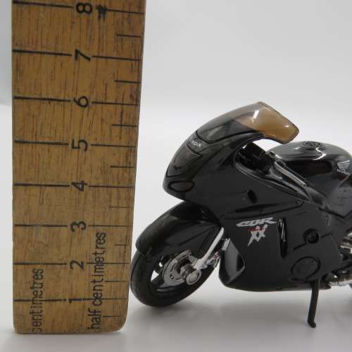 Honda CBR 1100XX model motorcycle - Scale 1/18