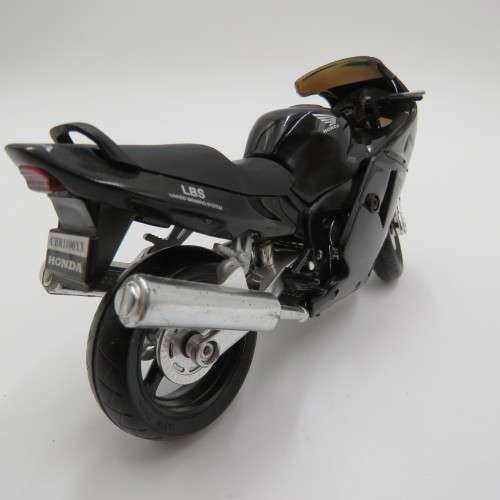 Honda CBR 1100XX model motorcycle - Scale 1/18
