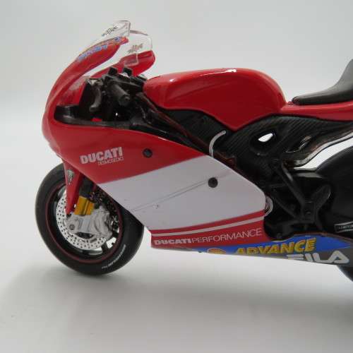 Maisto Ducati Desmosedici MotoGP model motorcycle - #65 Loris Capirossi - Scale 1/18