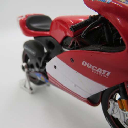 Maisto Ducati Desmosedici MotoGP model motorcycle - #65 Loris Capirossi - Scale 1/18