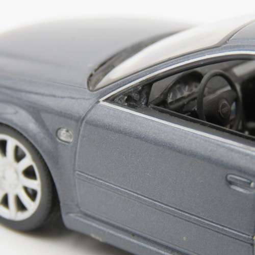 Minichamps 2002 Audi RS6 model car - missing mirror - scale 1/43