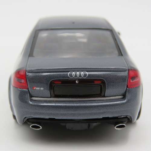 Minichamps 2002 Audi RS6 model car - missing mirror - scale 1/43