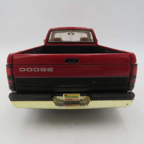 ERTL Dodge RAM 2500 pickup truck model car - Scale 1/18