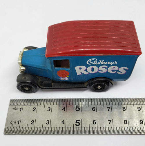 Days gone by Lledo #22 Roses Chevrolet van model car