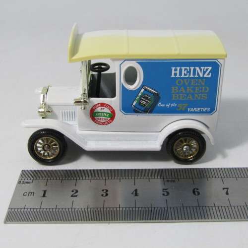 Lledo 1920 Ford Model T van - Heinz Baked Beans model car in box