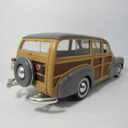 Maisto 1948 Woody Chevy Fleetmaster die-cast model car - scale 1/18