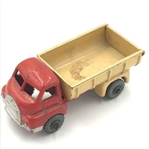 Lesney Matchbox No.40 Bedford 7 ton tripper die - cast toy truck